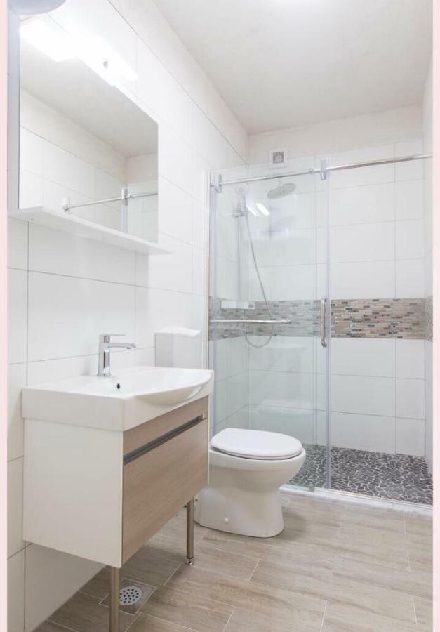 Alena Luxury Apartment With Jacuzzi Split Exterior foto