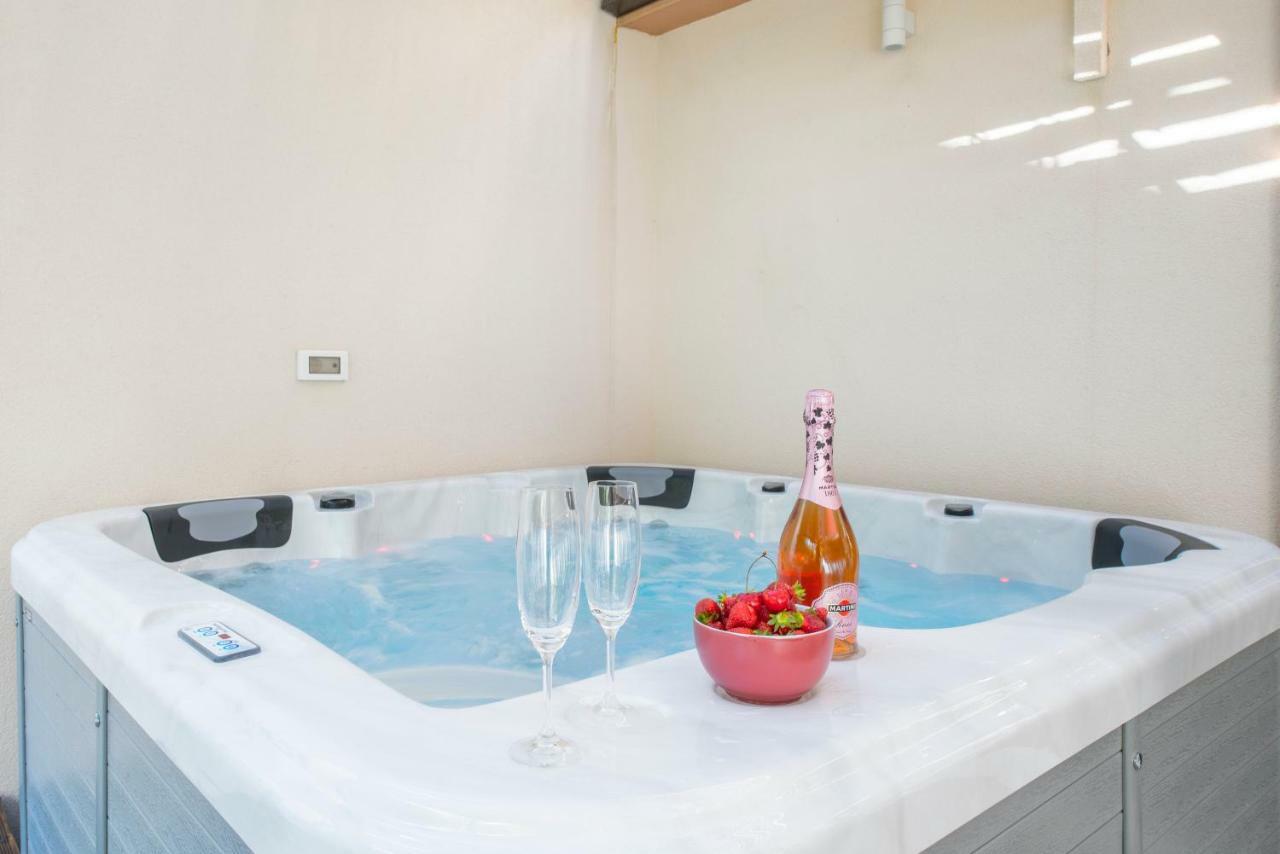 Alena Luxury Apartment With Jacuzzi Split Exterior foto